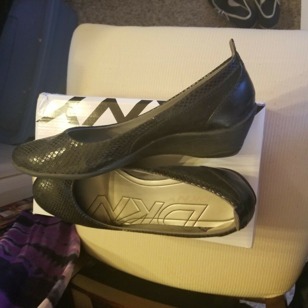 DKNY Addie Black Snake Print Slipons Size 8.5